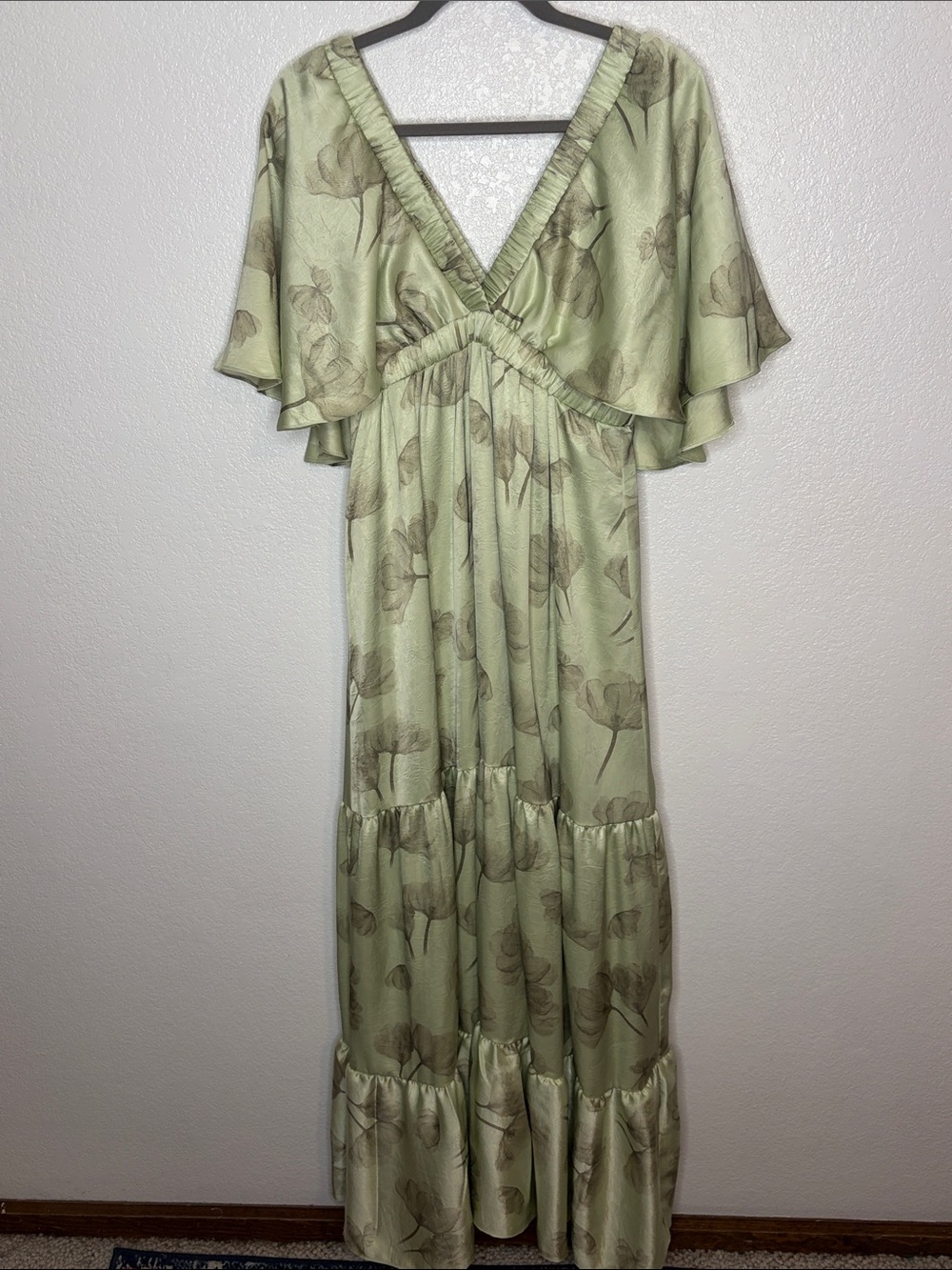Light Green Floral Maxi Dress with V-Neck